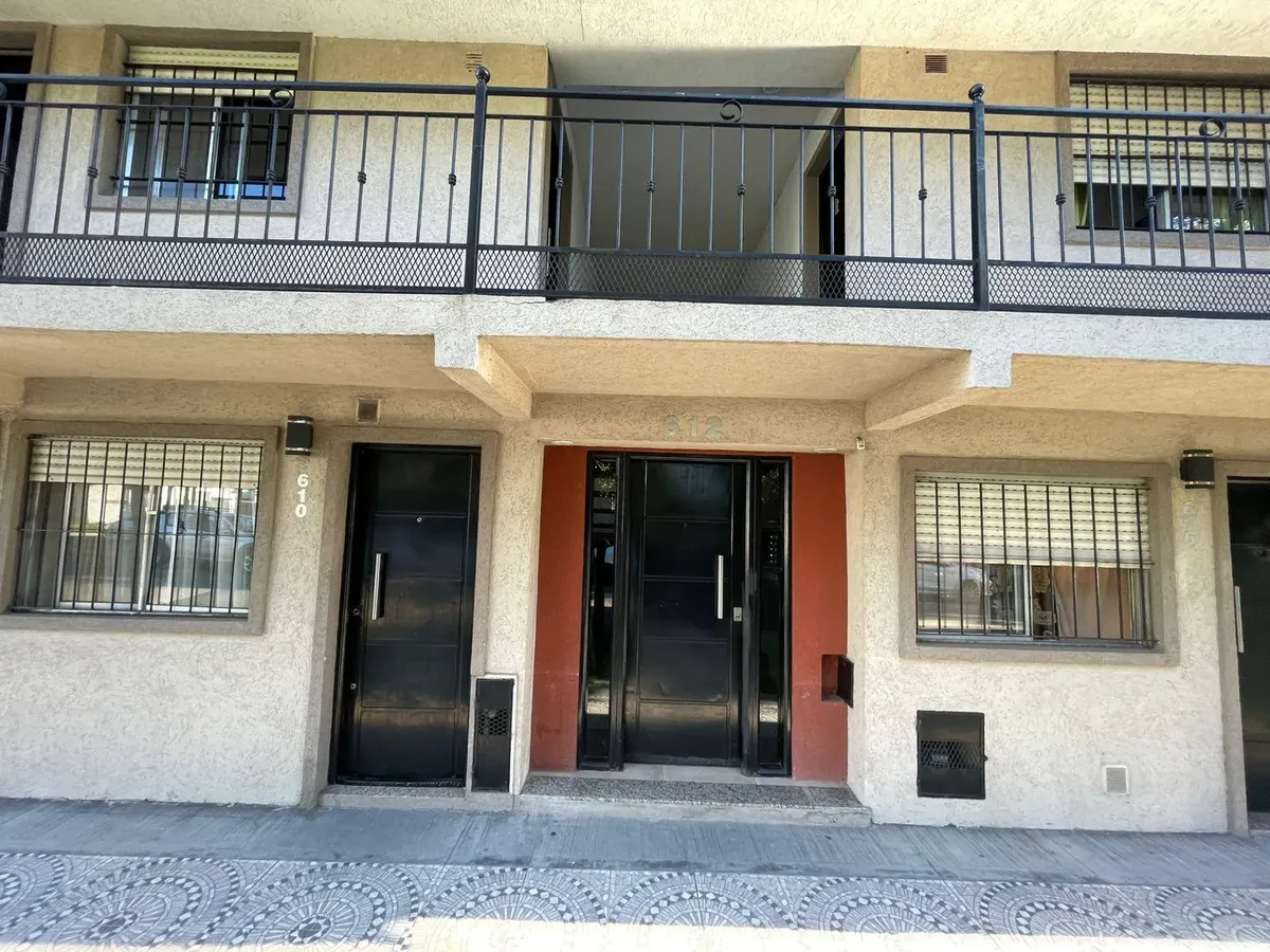 Apartamento de três ambientes em Ituzaingó
