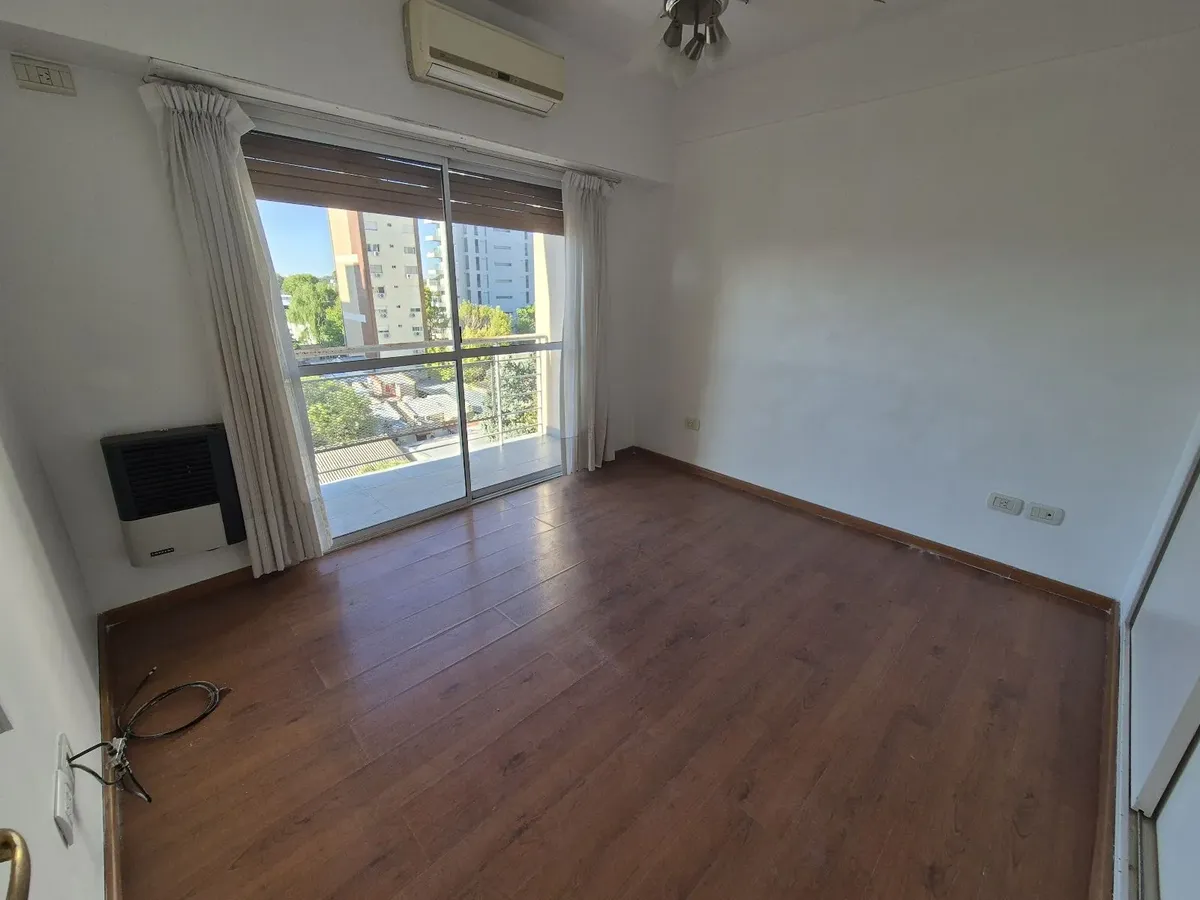 Apartamento de três ambientes em Banfield Este