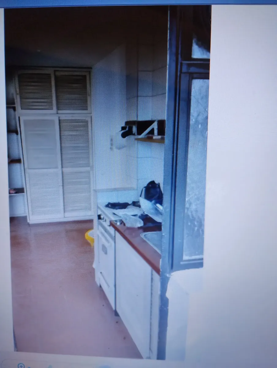 Kitnet de um ambiente com varanda em Caballito