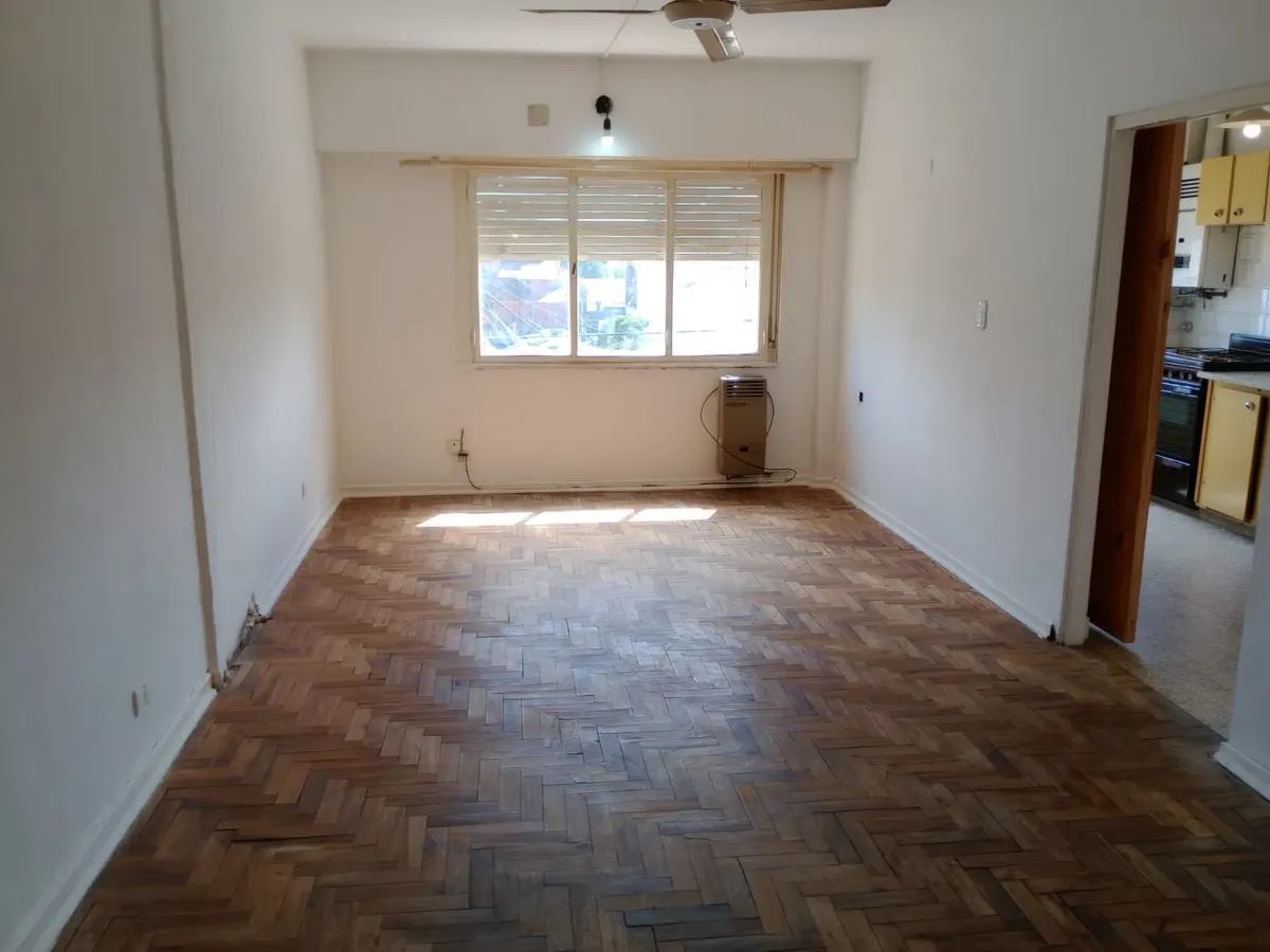 Studio apartment with separate kitchen in Martínez