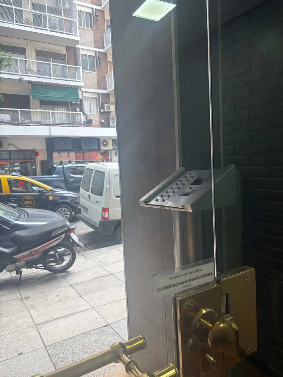 Apartamento de dois ambientes com varanda em Caballito