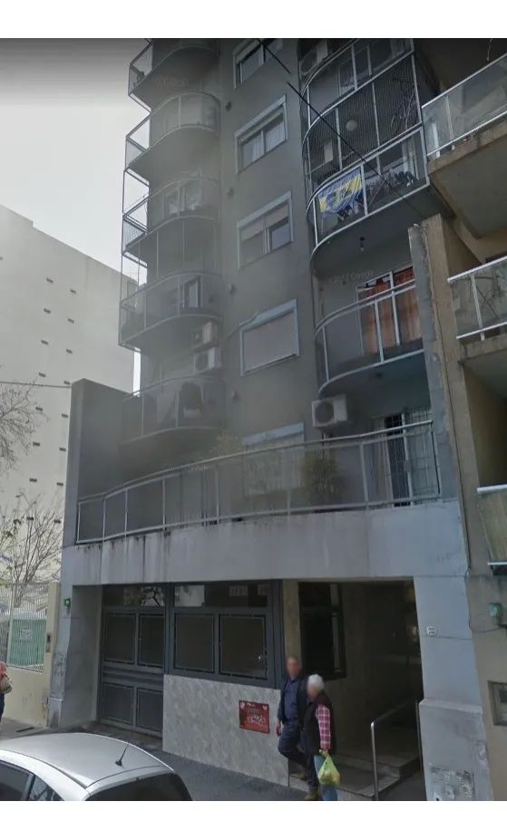 Departamento de 3 ambientes con dos balcones en Almagro