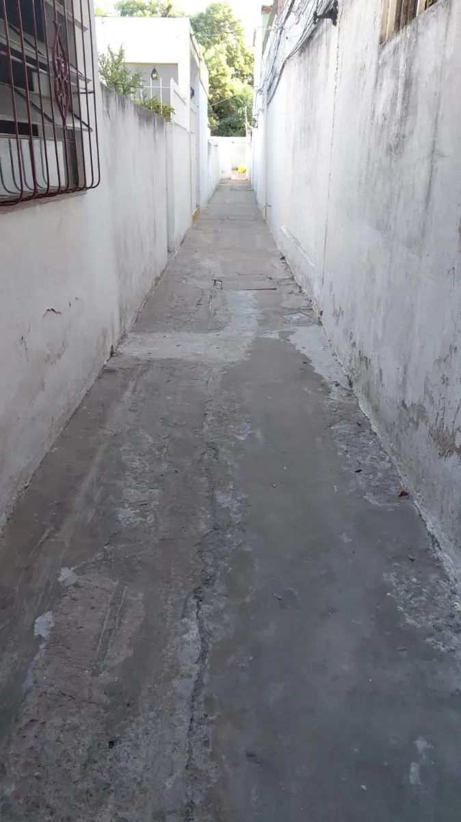 PH de 3 ambientes com 2 dormitórios e pátios em Merlo, sem condomínio
