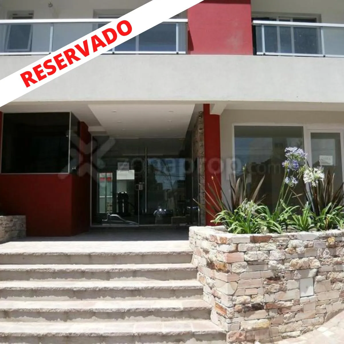 Departamento de 2 ambientes con cochera en Lomas de Zamora