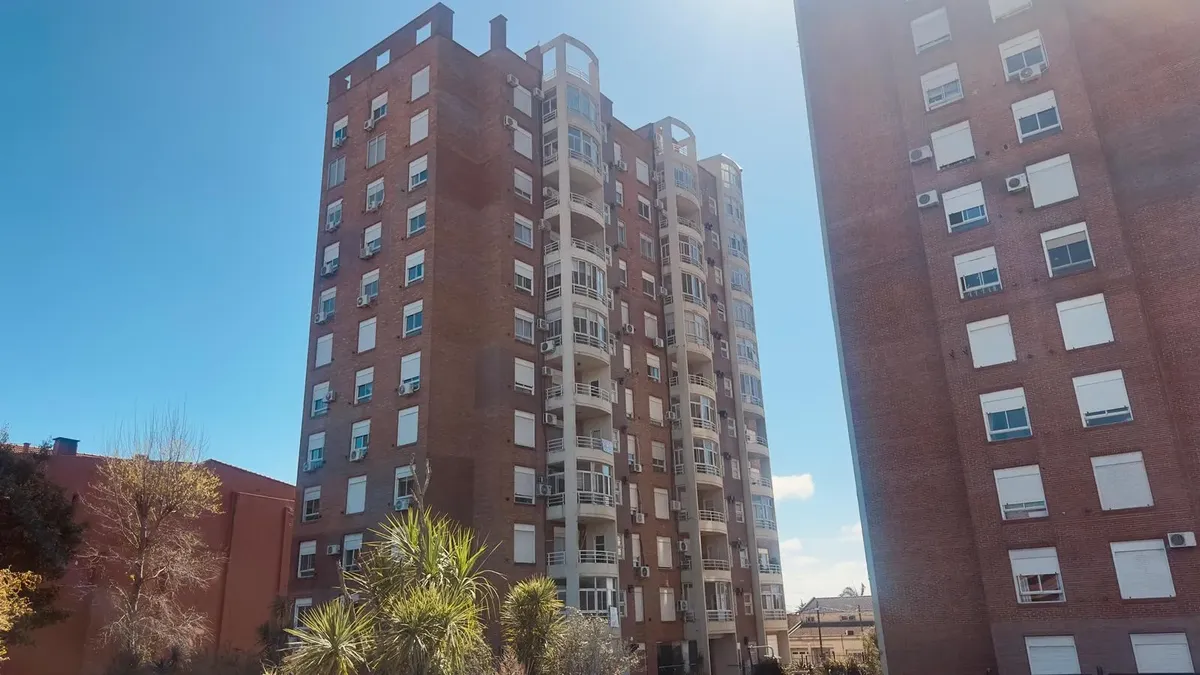 Apartamento penthouse de 3 dormitórios com varanda e terraço em Quilmes