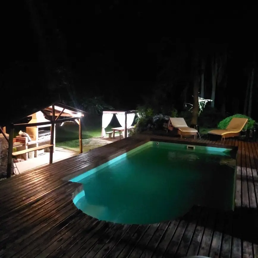 Quatro-quartos em casa estilo rancho com piscina em Tigre