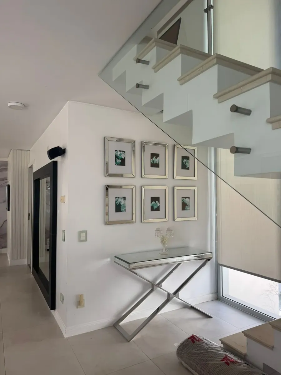 Apartamento duplex mobiliado com 3 quartos em Núñez