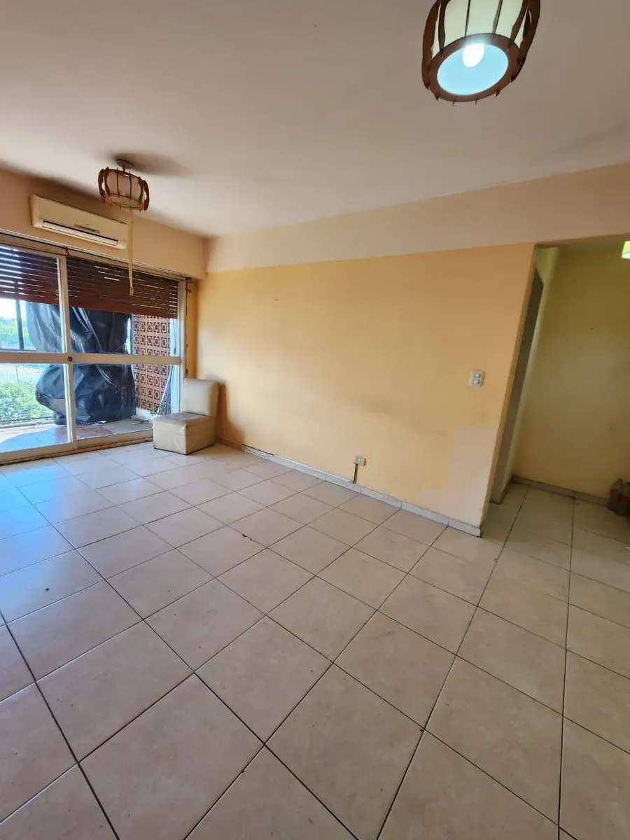 Departamento de 4 ambientes con 3 dormitorios en Villa Celina