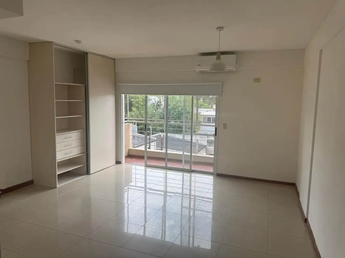 Monoambiente con balcón en Villa Urquiza