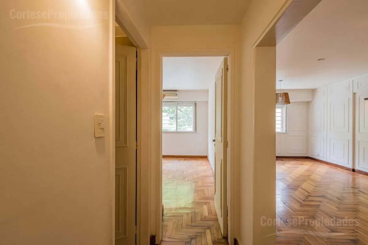 Apartamento de três ambientes na frente em Colegiales