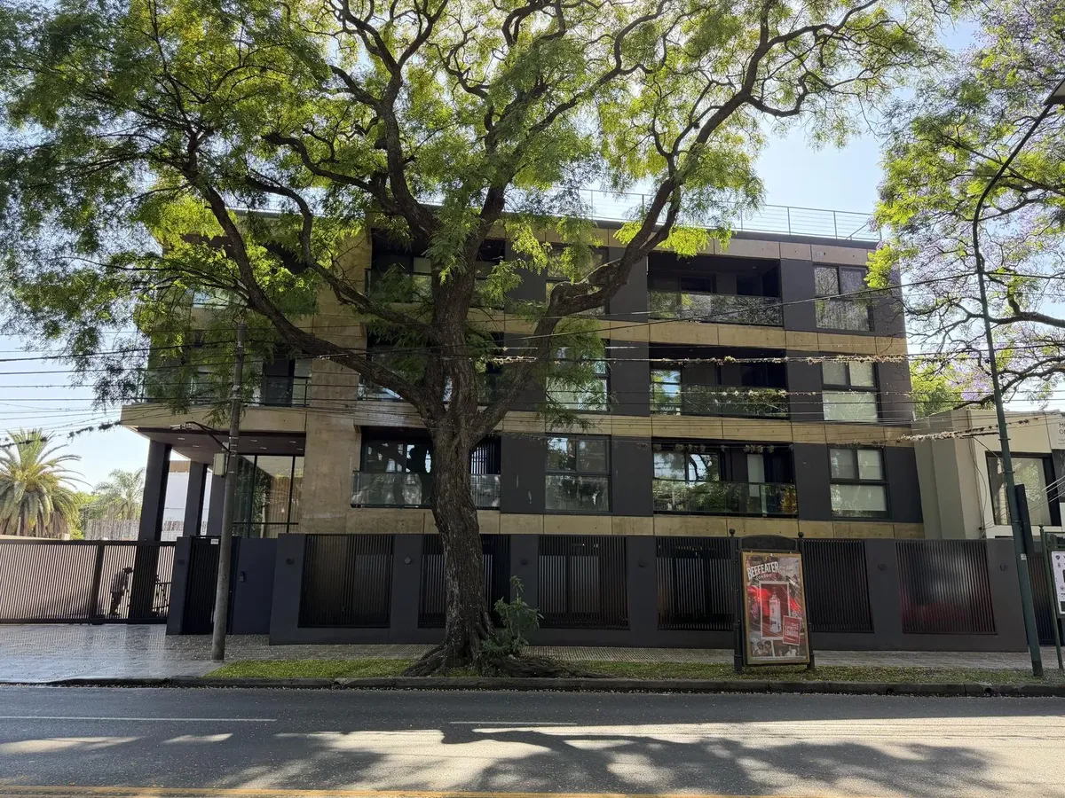 Apartamento novo de 3 ambientes com 2 suítes em Martínez