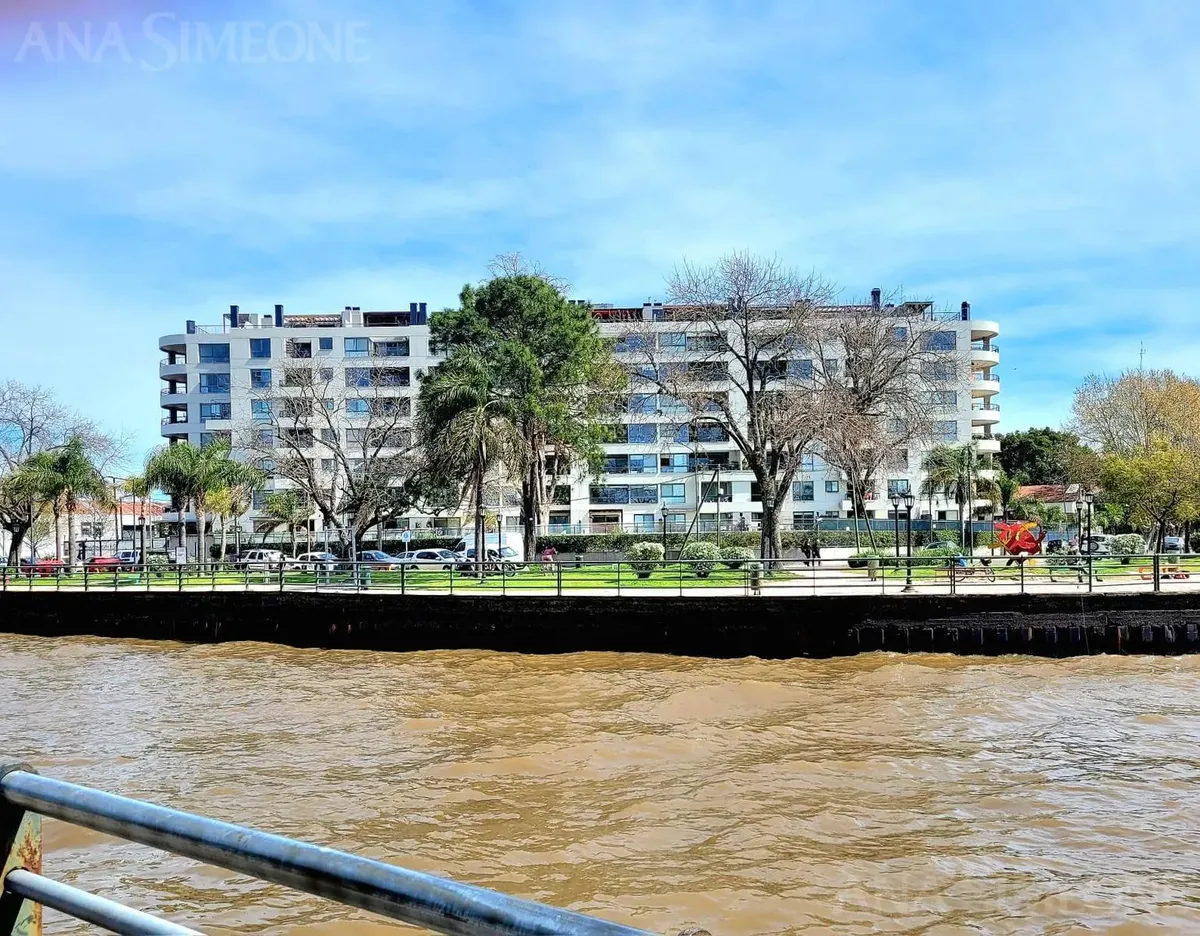 Three-bedroom apartment with balcony in Tigre Rincón de Milberg