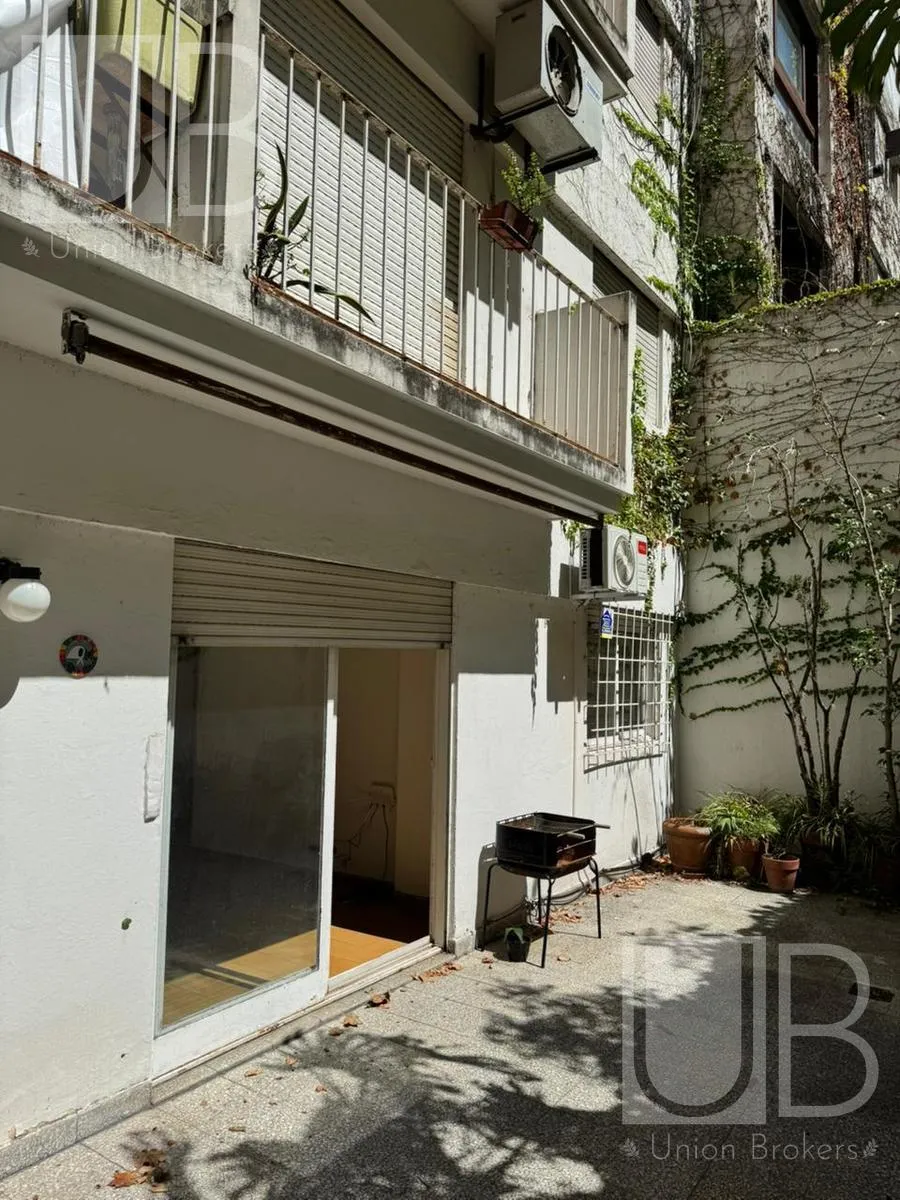 Apartamento de 2 dormitórios com pátio em Recoleta