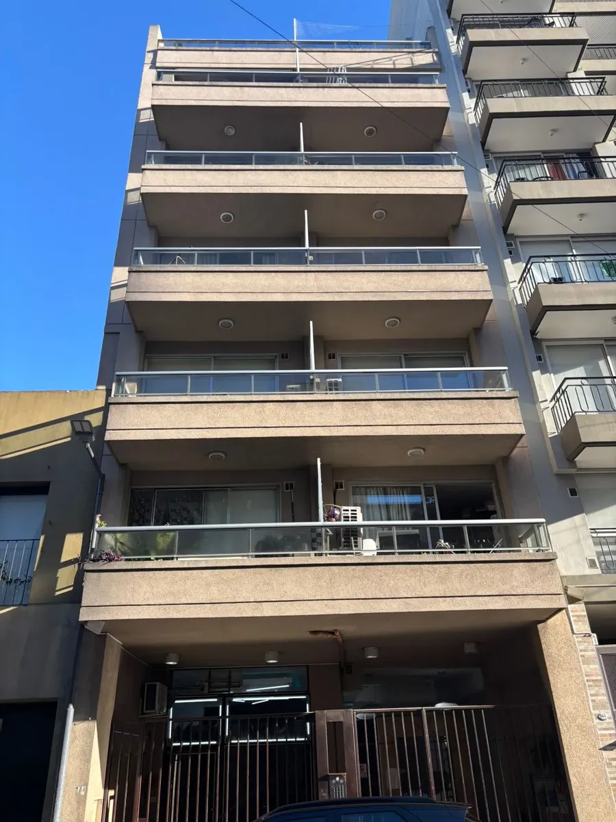 Monoambiente de 40 m² con balcón corrido en Constitución