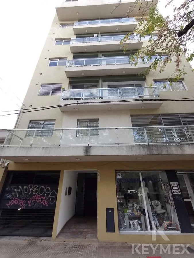 Apartamento de 1 quarto em La Plata em frente ao Parque Saavedra