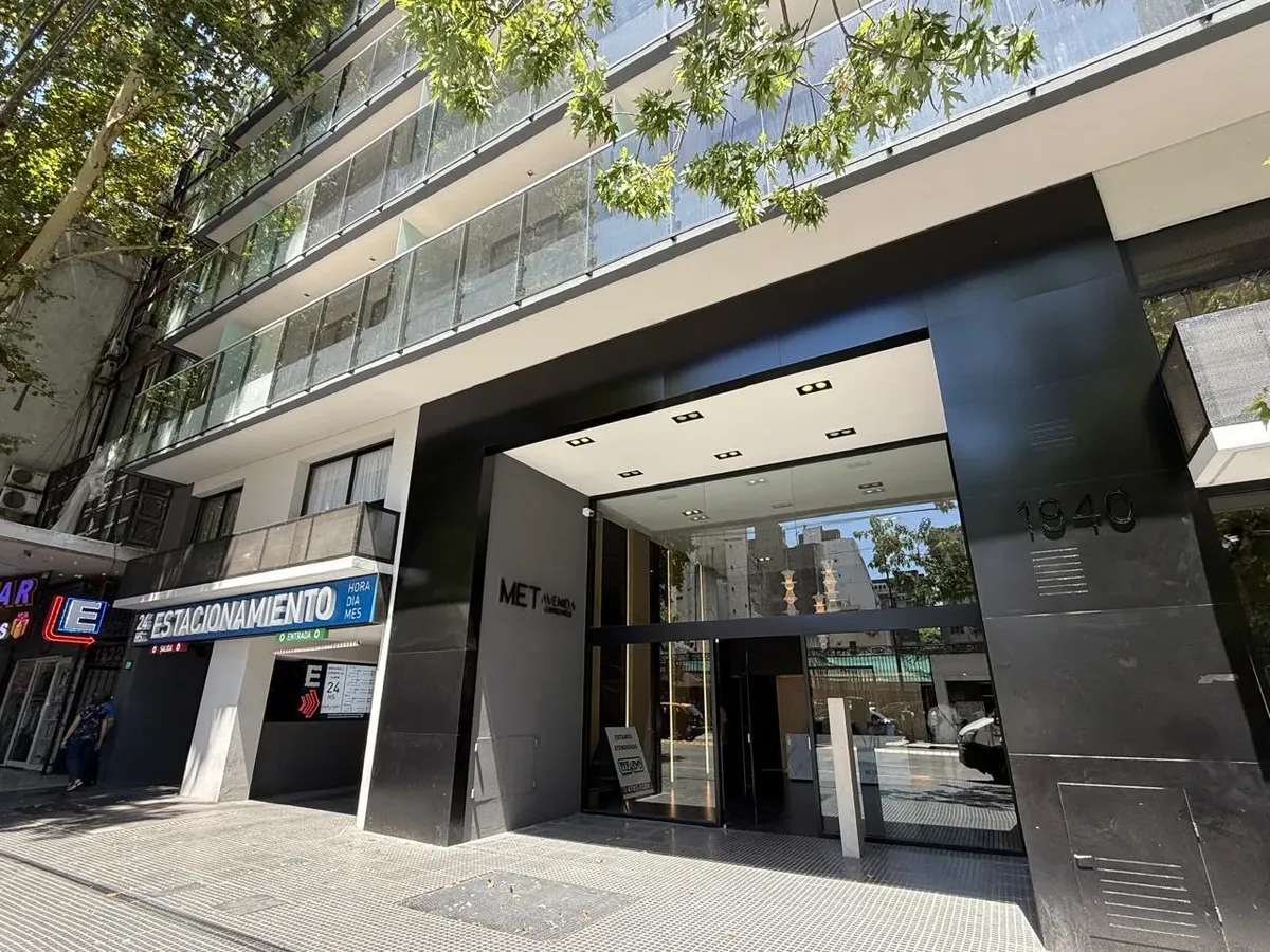 Kitnet novo com varanda em Balvanera