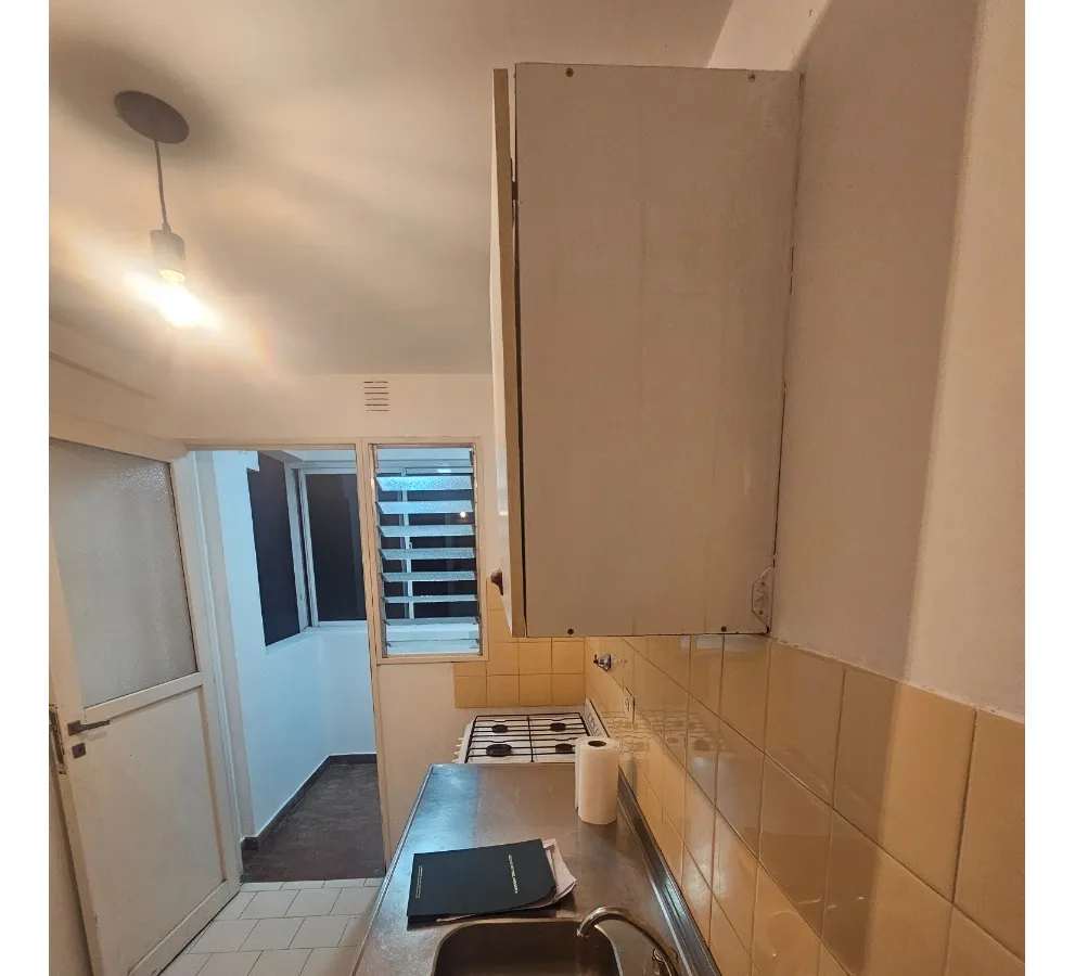 Studio apartment for rent in Victoria