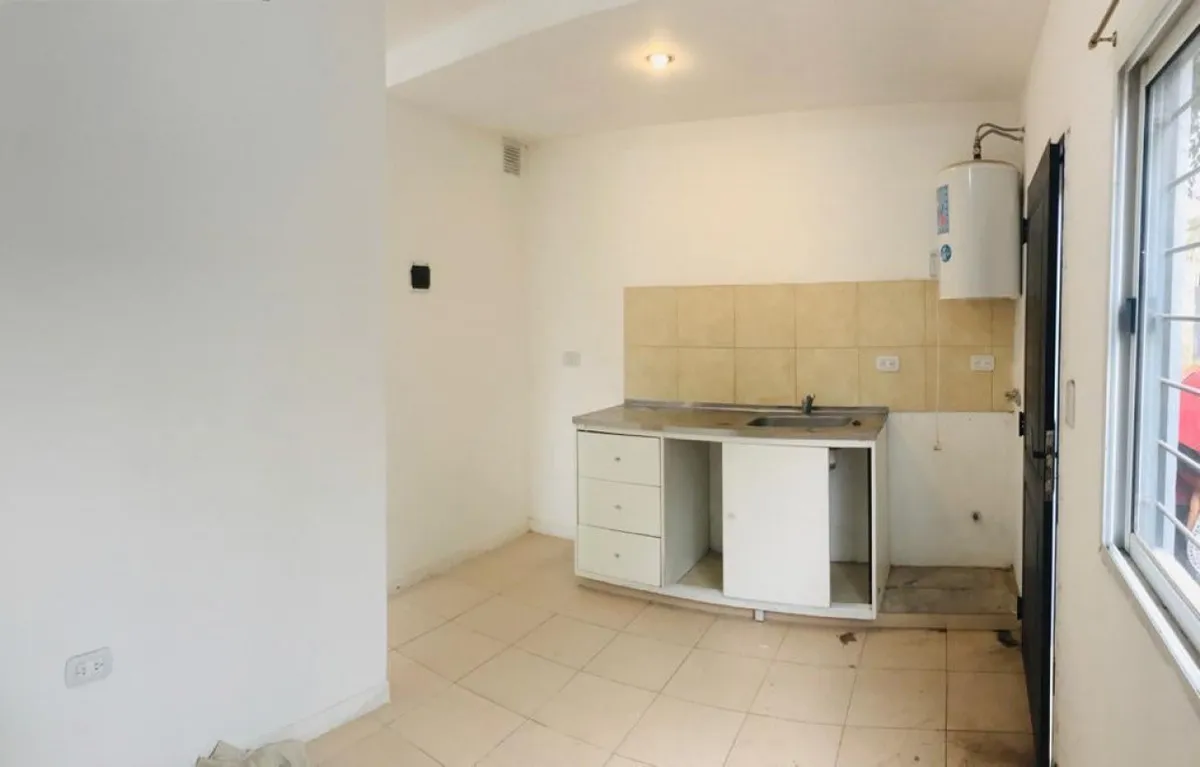 Apartamento de dois ambientes com 1 dormitório em José C. Paz