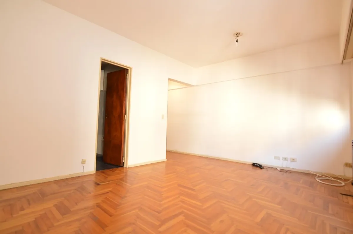 Unfurnished studio apartment in Recoleta