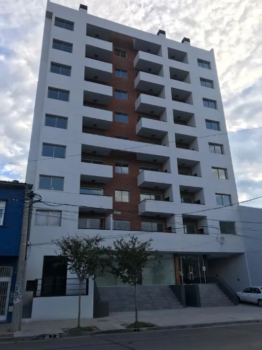 Departamento de 2 ambientes con balcón en Tigre Centro