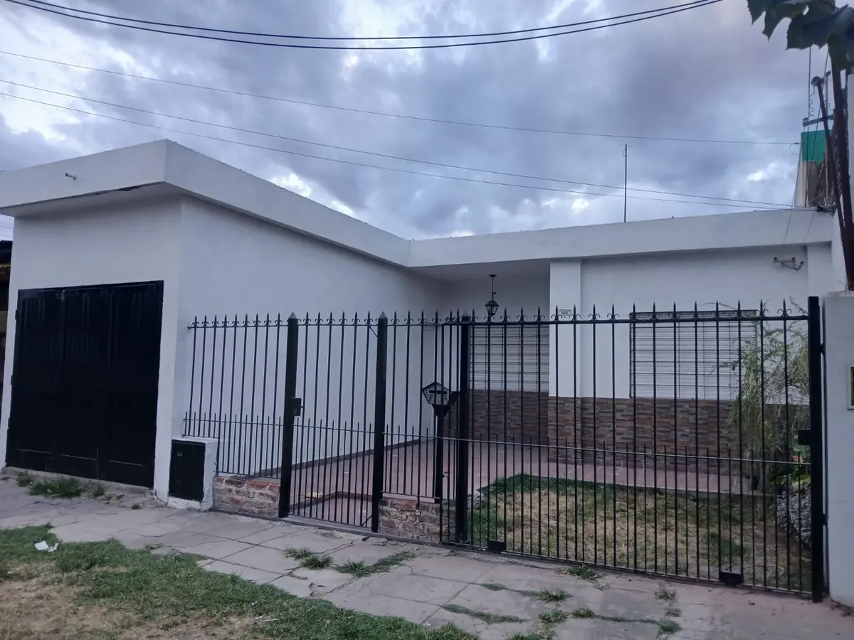 Casa Merlo Norte En Alquiler Con Fondo Y Parrilla
