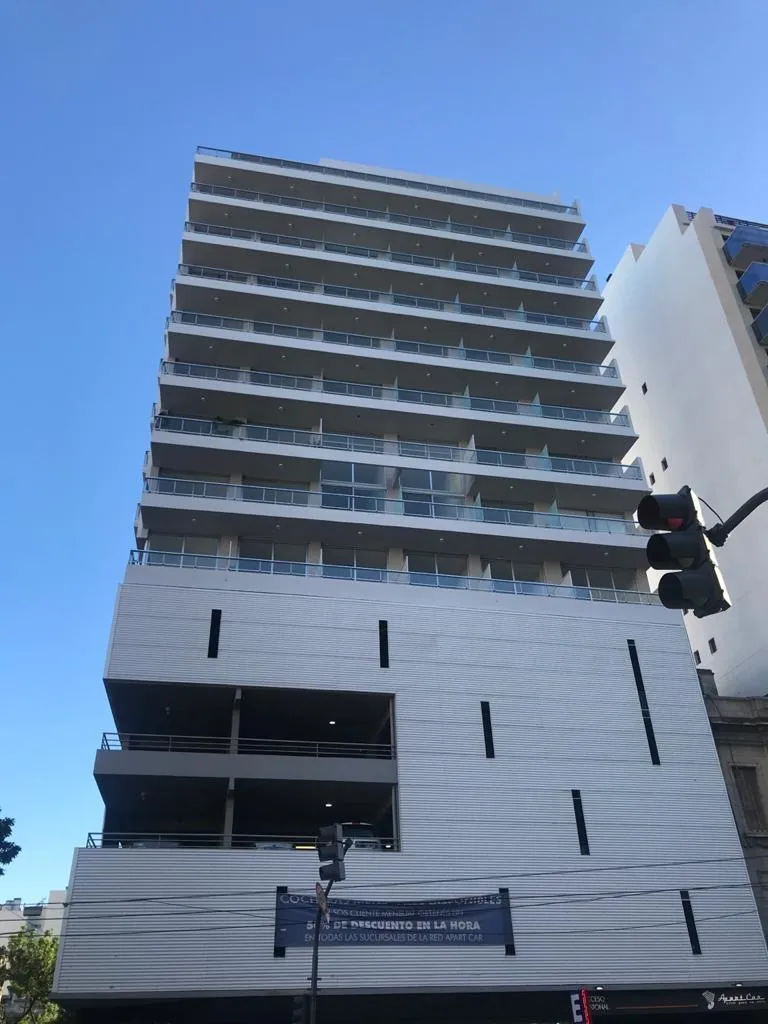 Kitnet com varanda na rua em Constitución