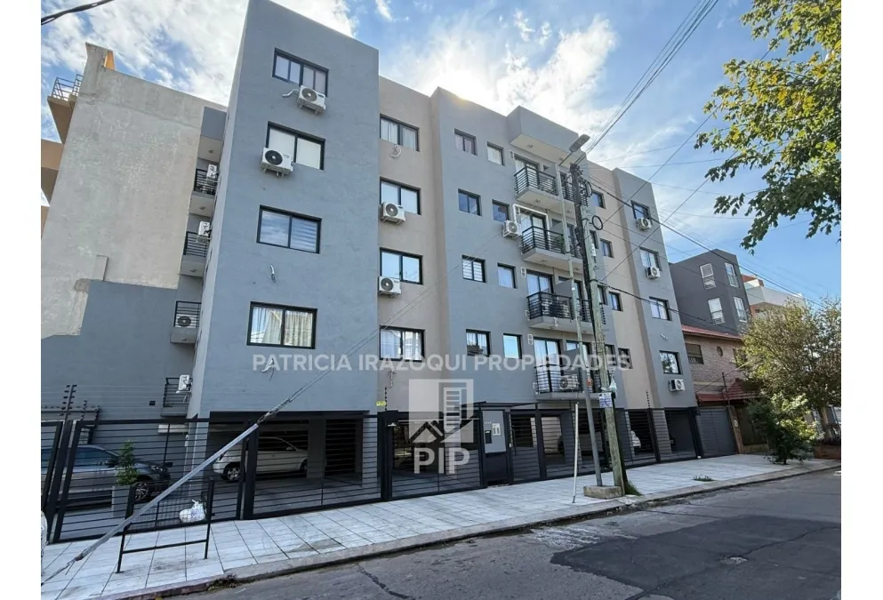 Apartamento de dois ambientes com vaga de garagem em Haedo