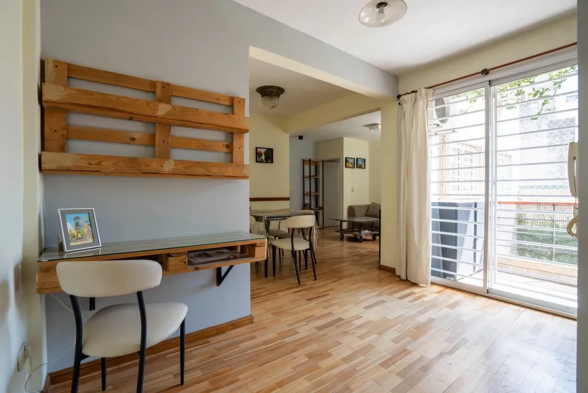 Меблированная двухкомнатная квартира с балконом в Chacarita