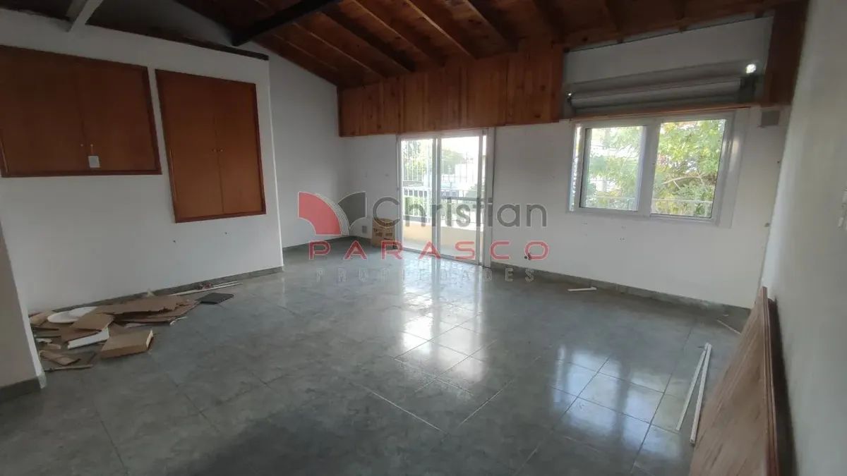 PH de três ambientes para alugar em Martín Coronado