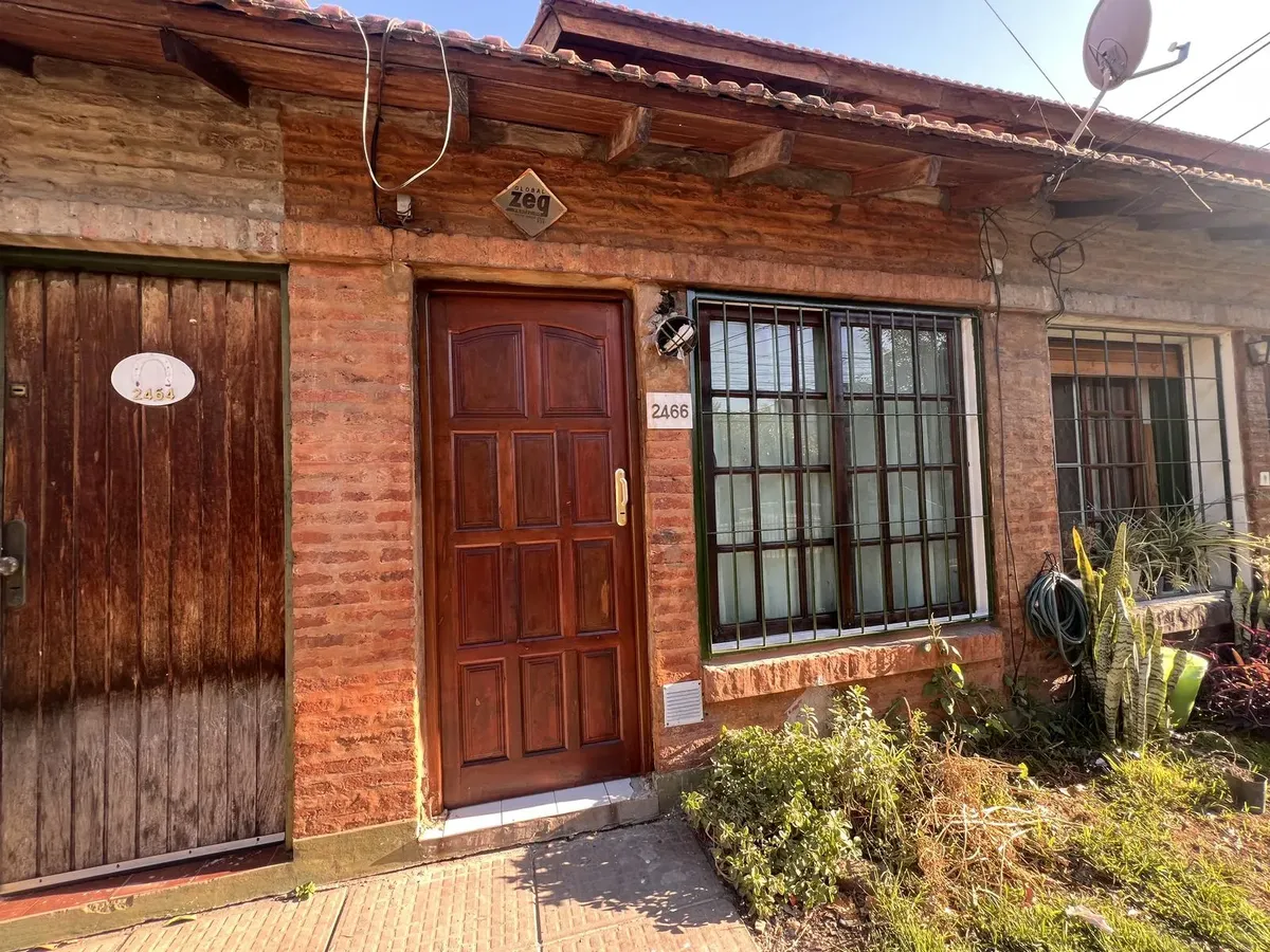 Dúplex de 2 dormitorios al frente en Morón