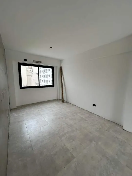 Kitnet novo com varanda no primeiro plano em La Boca