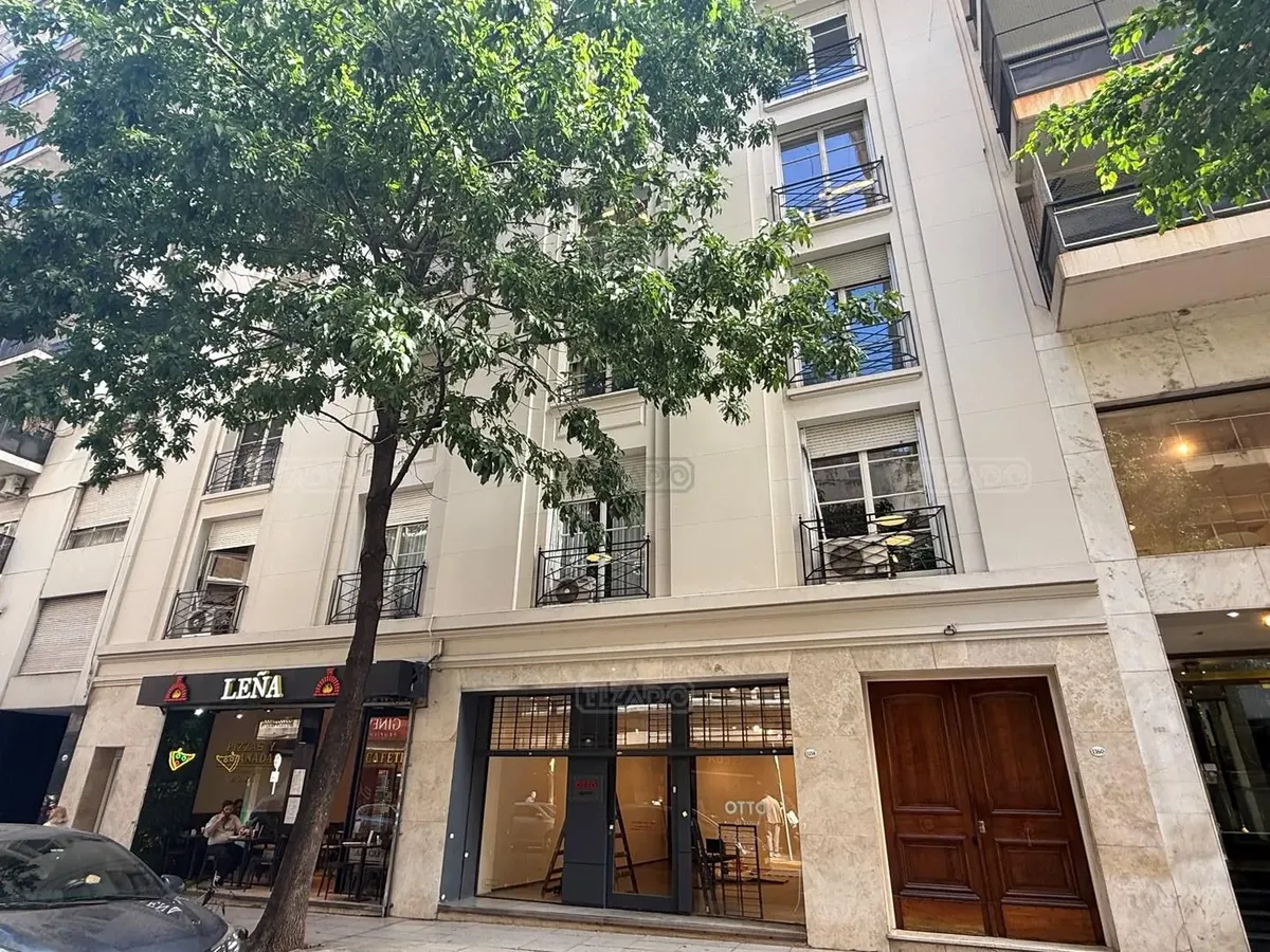 Четырёхспальная квартира в Recoleta, полуквартирa с окнами во двор