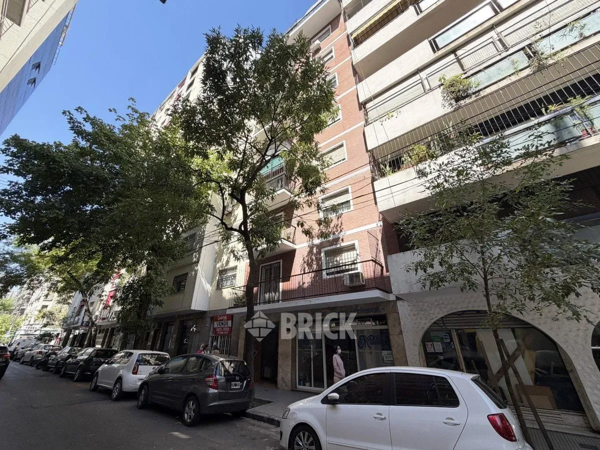 Apartamento de 2 ambientes com varanda-terraço em Recoleta