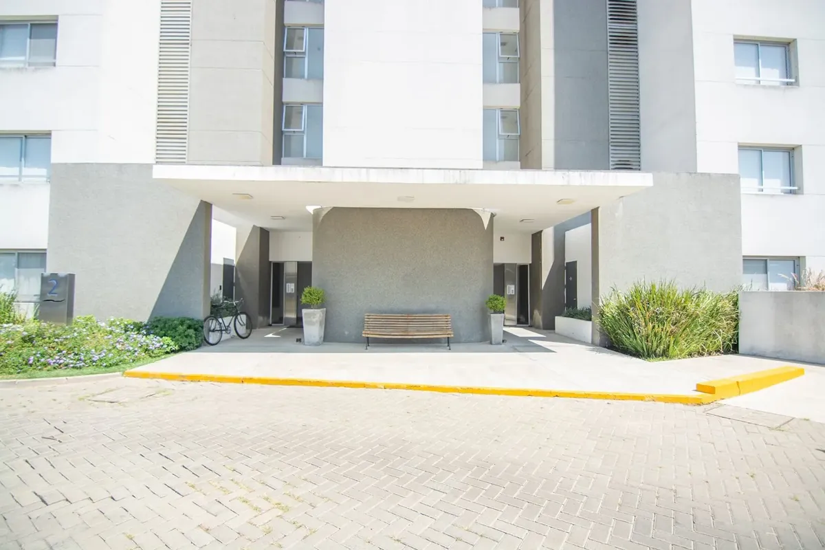 Two-room apartment with balcony, grill and pool view in Tigre