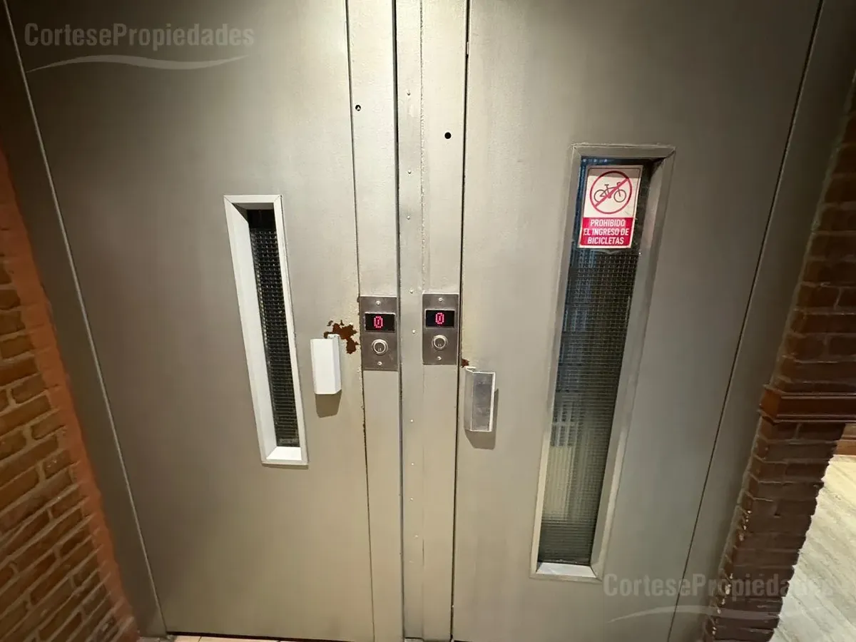 Kitnet com varanda em Palermo