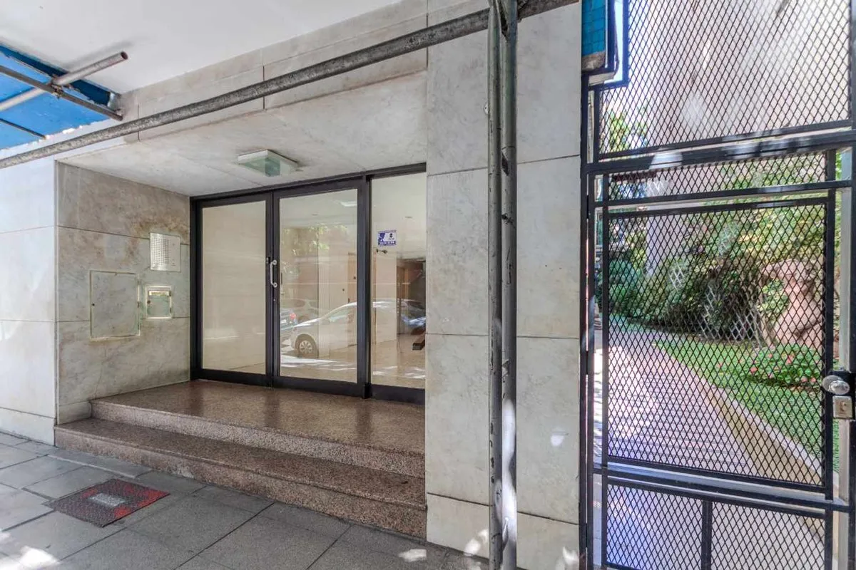 Apartamento de dois ambientes com pátio em Belgrano