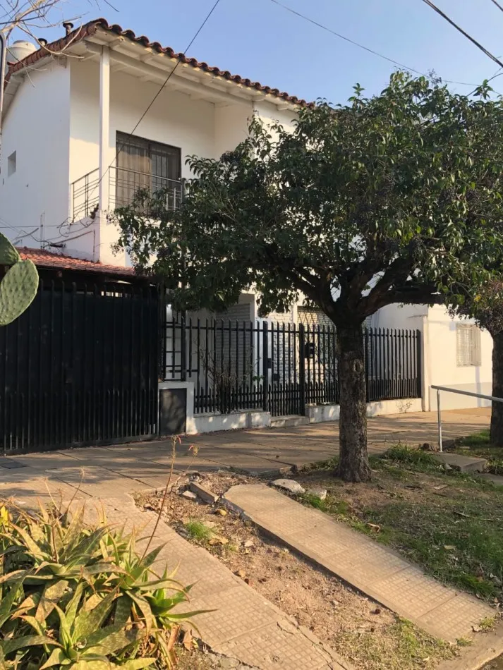 PH de 3 ambientes en Morón