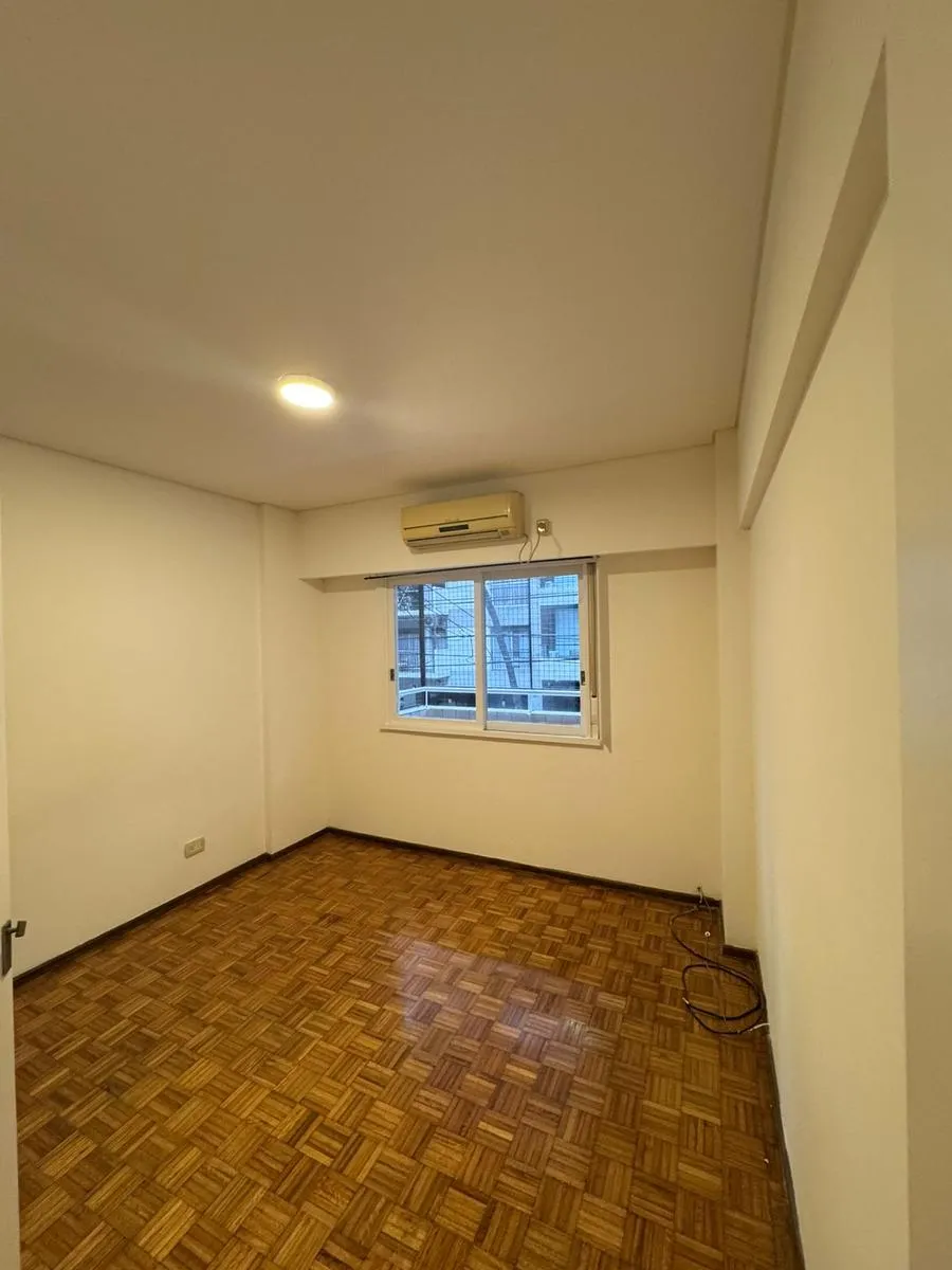 Departamento de 2 ambientes al frente con cochera en Belgrano
