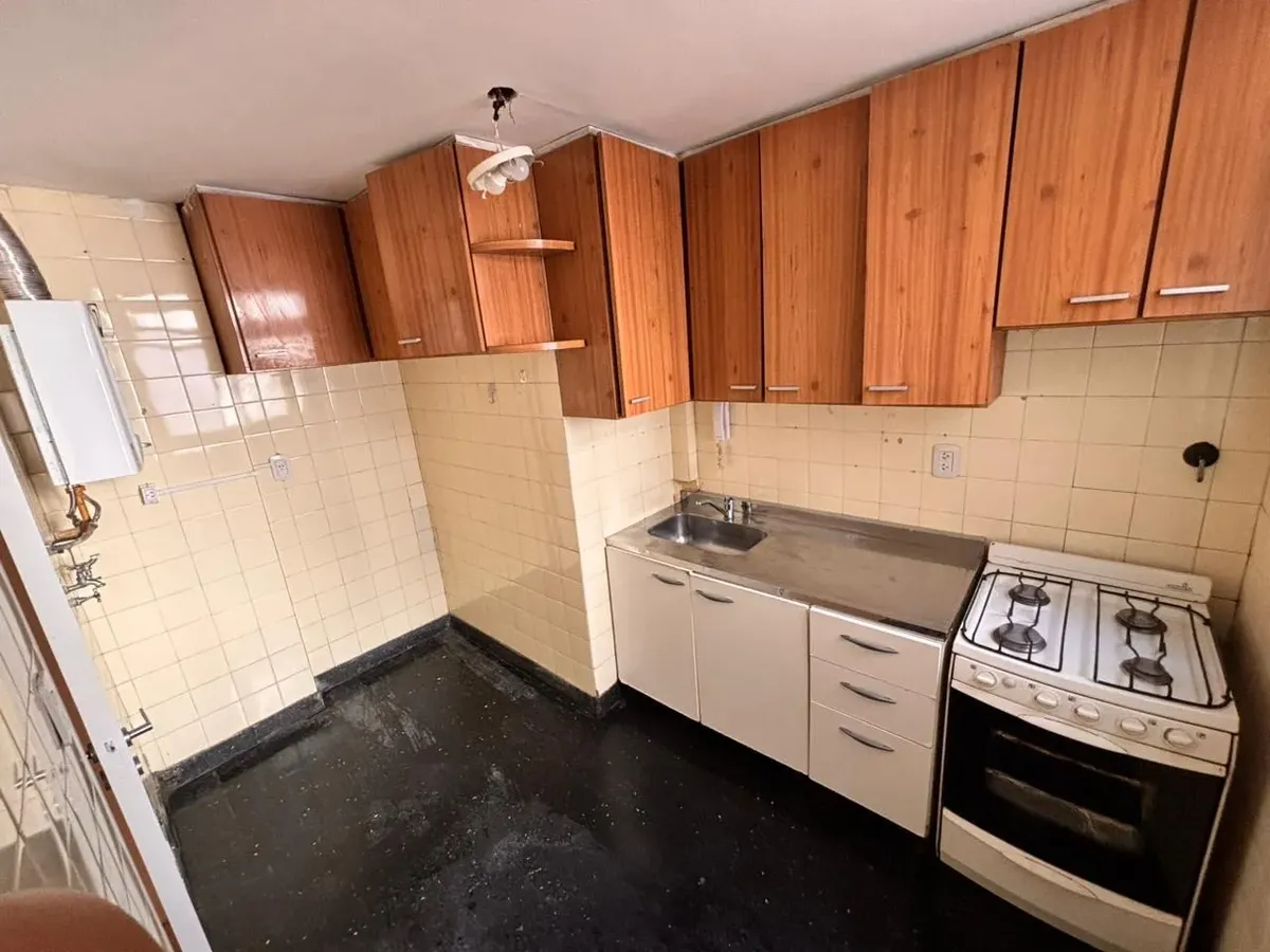 Apartamento de dois ambientes com 1 quarto em Flores