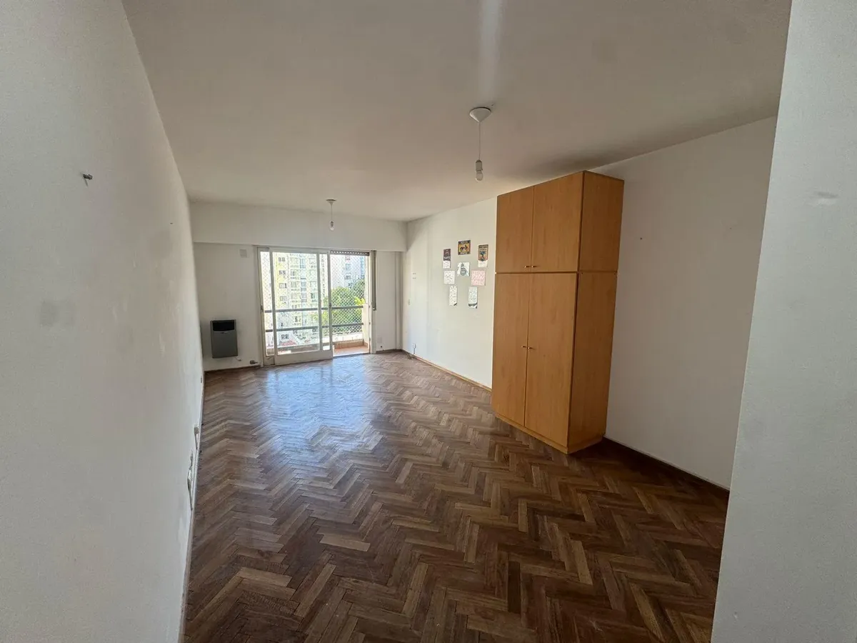 Studio apartment with balcony in Recoleta