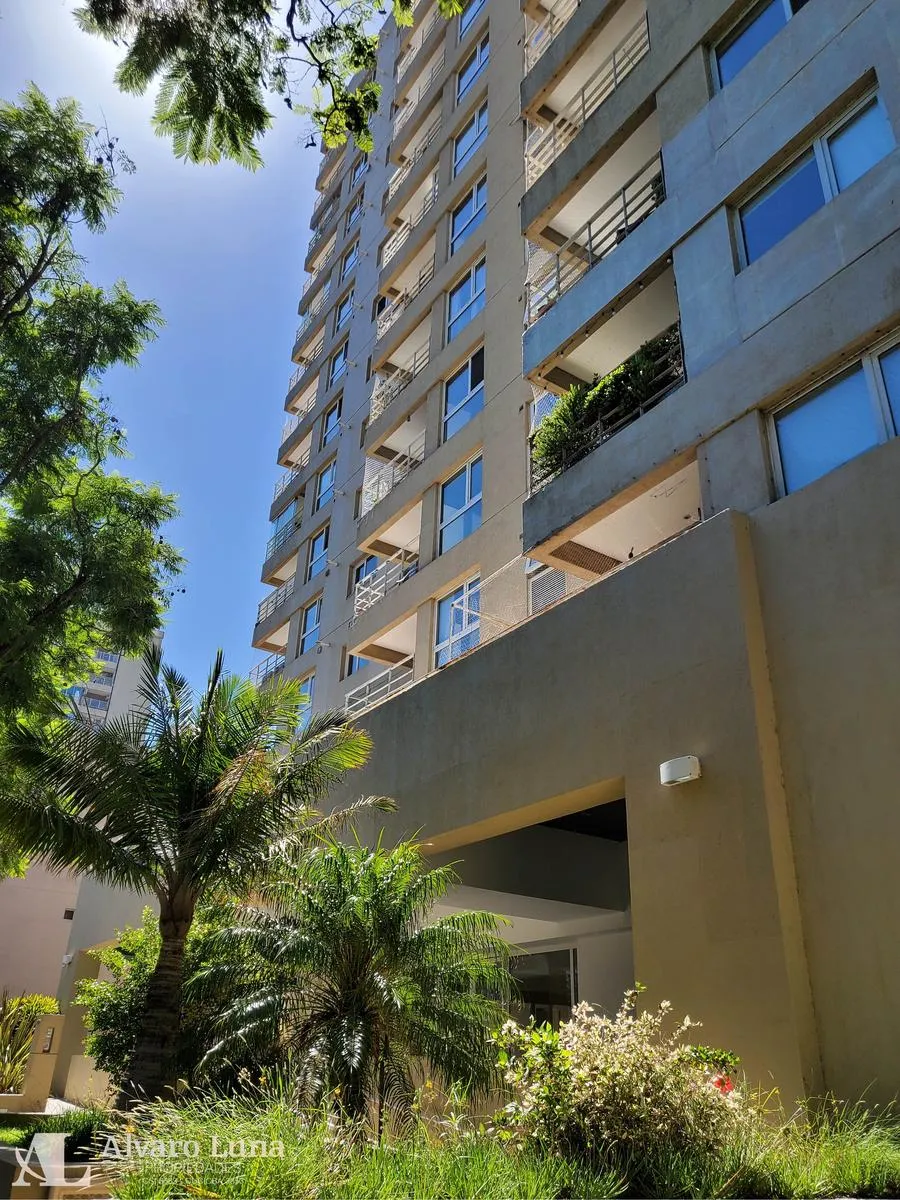 Квартира с 2 комнатами и парковочным местом в Vicente López