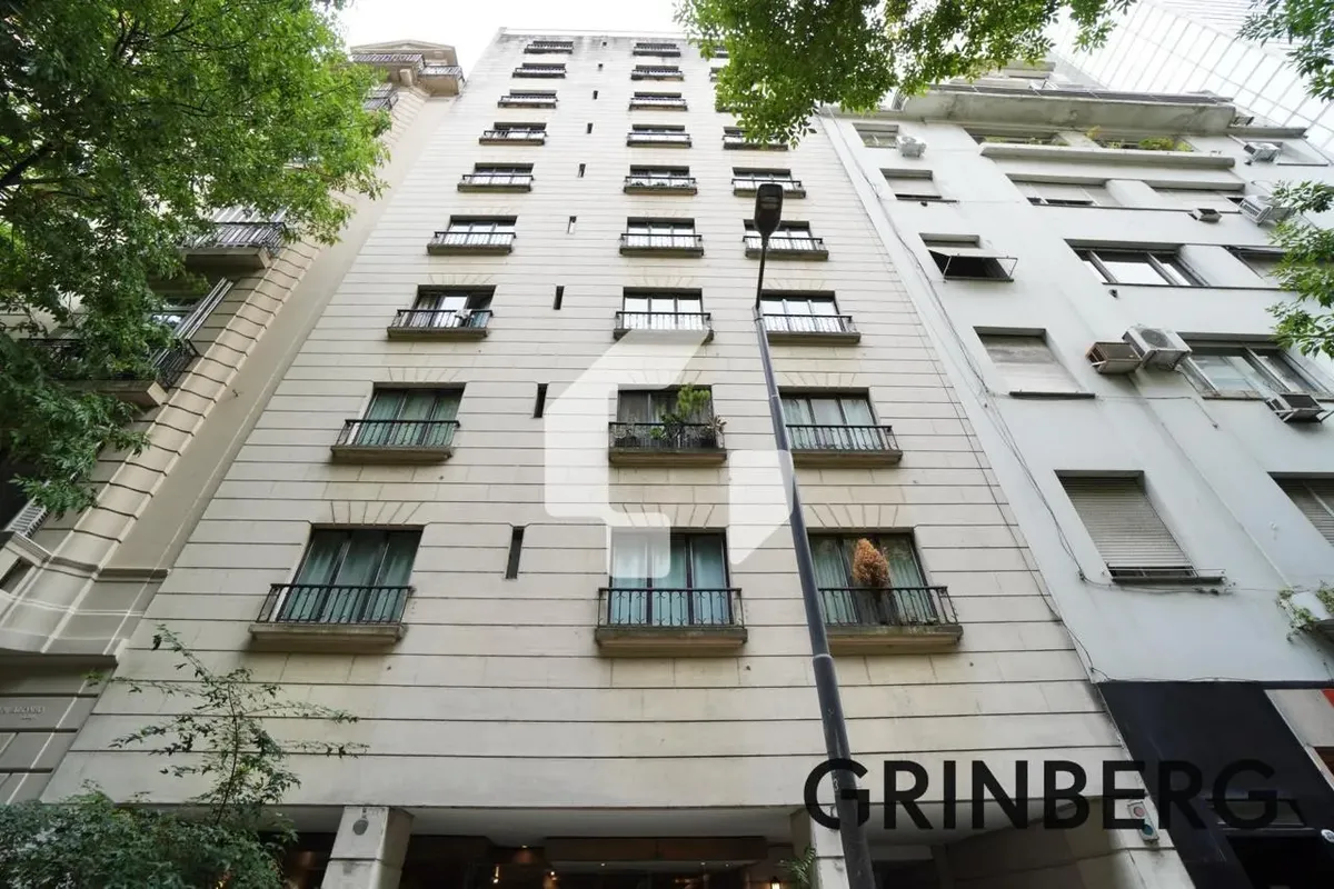 Departamento de 2 ambientes amoblado al frente en Retiro con cochera