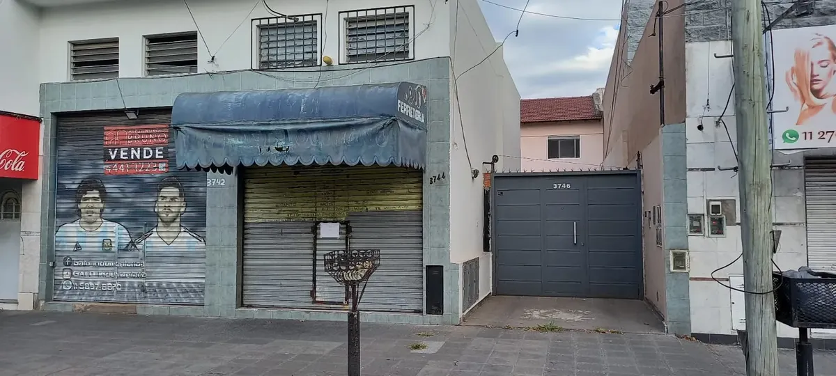 Duplex de 3 ambientes com 2 dormitórios, vaga de garagem e pátio em La Matanza
