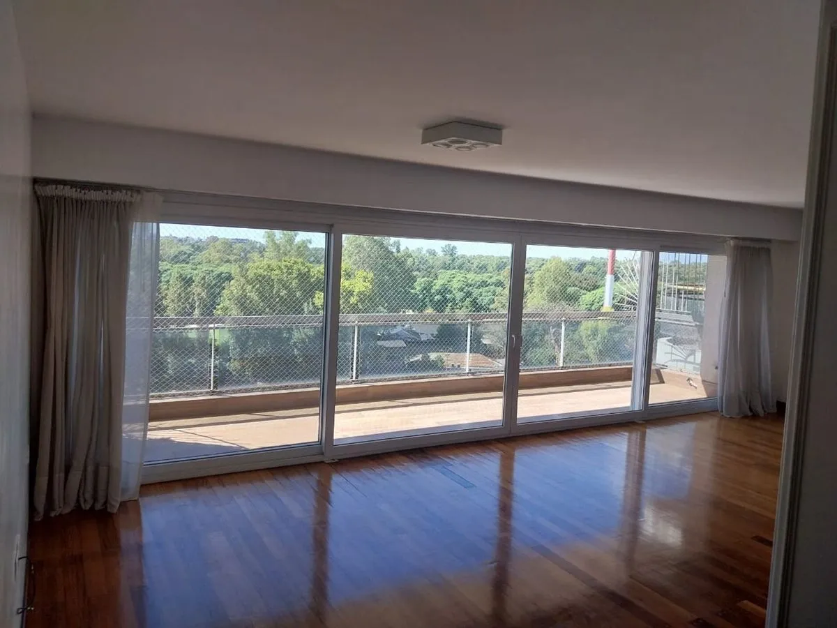 Apartamento de 4 dormitórios em Palermo com vista para os bosques de Palermo