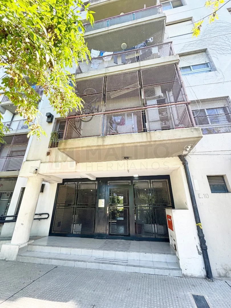 Apartamento de três ambientes com 2 dormitórios em Villa Lugano