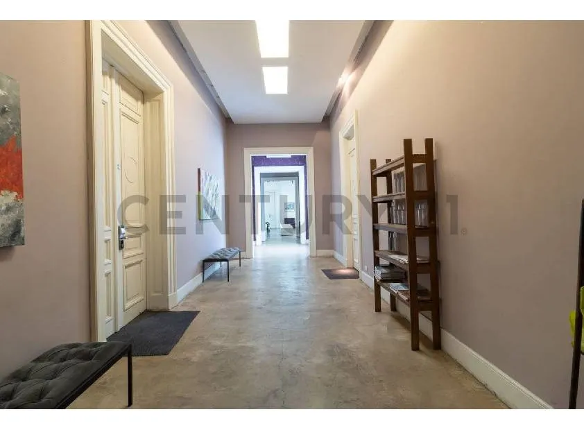 Quarto compartilhado com banheiro privativo e varanda em Monserrat