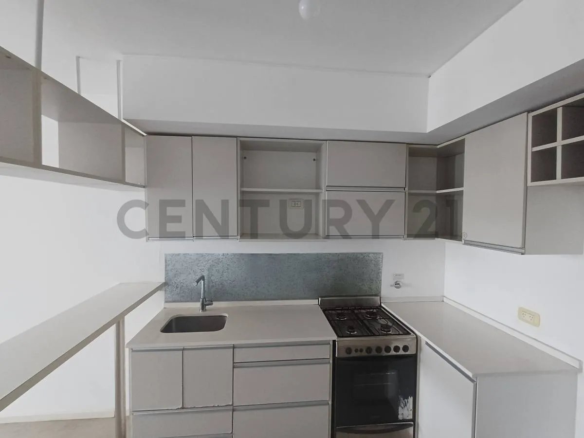 Monoambiente con balcón en Villa Urquiza