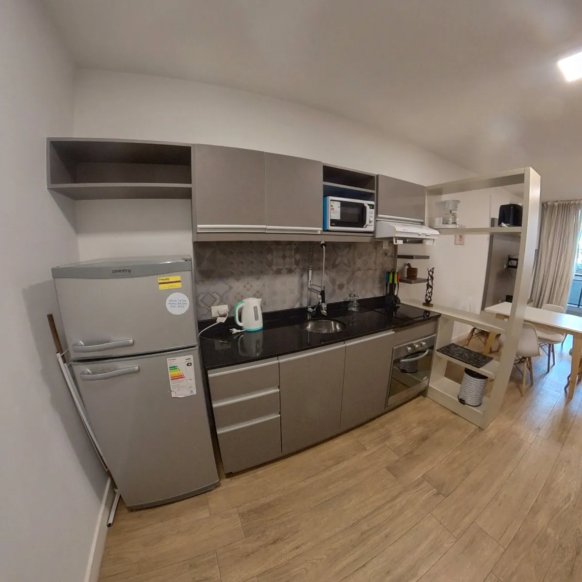 Kitnet em Palermo com varanda e ar-condicionado