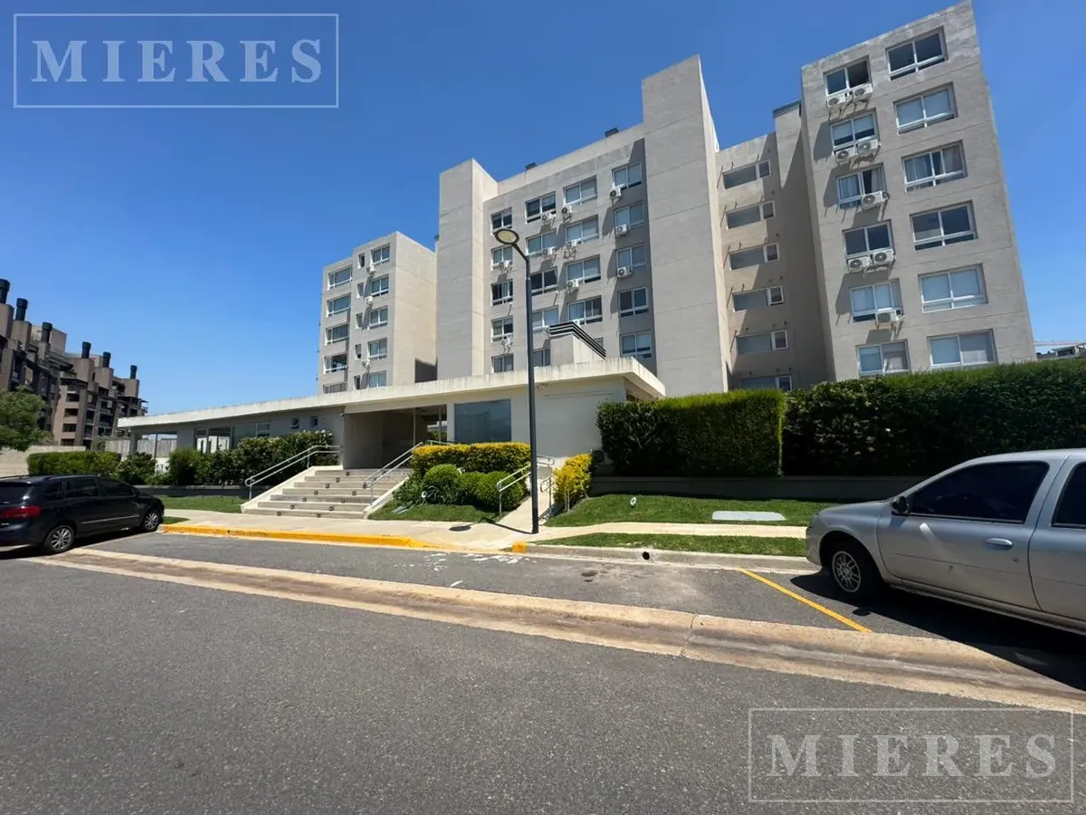 Two-room, one-bedroom apartment with river view in Tigre