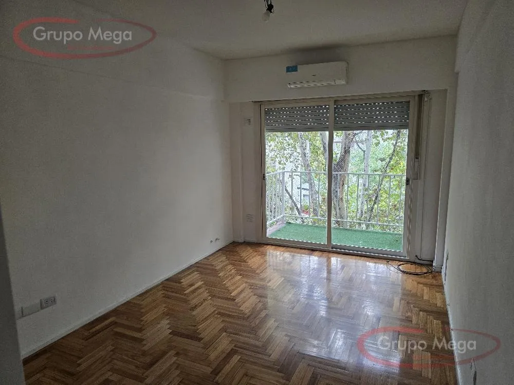 Apartamento de 2 ambientes com varanda em Villa del Parque